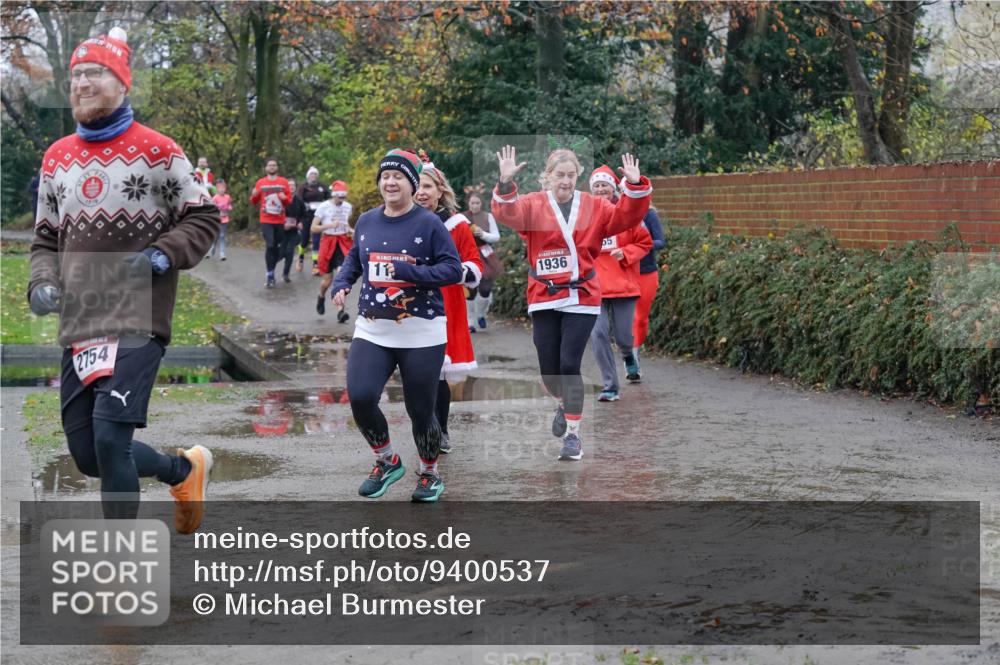 07.12.2025 - St. Pauli X-Mass-Run No. 15 Michael Burmester http://msf.ph/oto/9400537 07.12.2025 10:22:49 Laufen 11, 2754, 1936, 55 meine-sportfotos.de