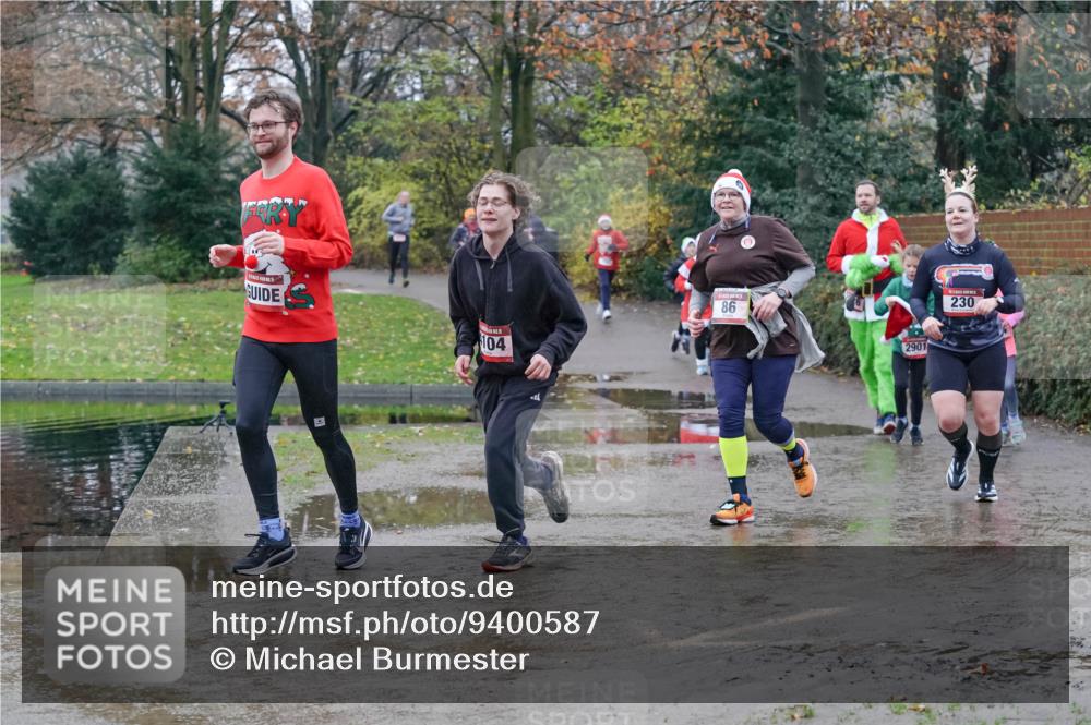 07.12.2025 - St. Pauli X-Mass-Run No. 15 Michael Burmester http://msf.ph/oto/9400587 07.12.2025 10:22:59 Laufen 104, 86, 2901, 230 meine-sportfotos.de