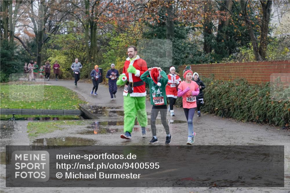 07.12.2025 - St. Pauli X-Mass-Run No. 15 Michael Burmester http://msf.ph/oto/9400595 07.12.2025 10:23:00 Laufen 926, 2901, 1616, 2934 meine-sportfotos.de