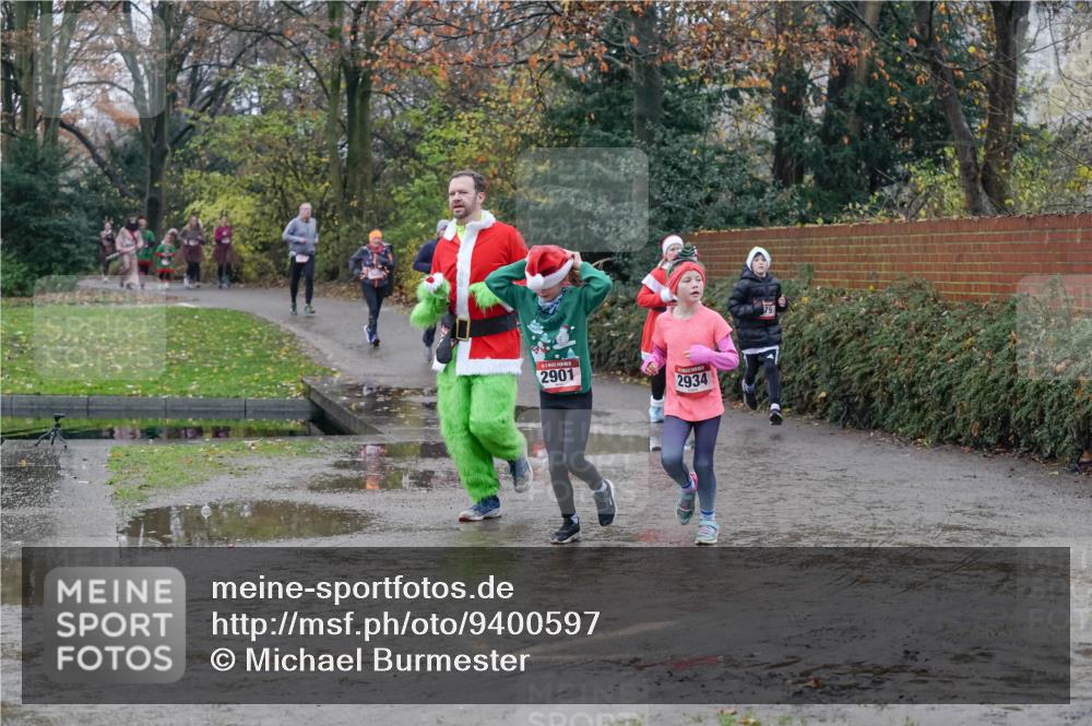 07.12.2025 - St. Pauli X-Mass-Run No. 15 Michael Burmester http://msf.ph/oto/9400597 07.12.2025 10:23:01 Laufen 2901, 2934 meine-sportfotos.de