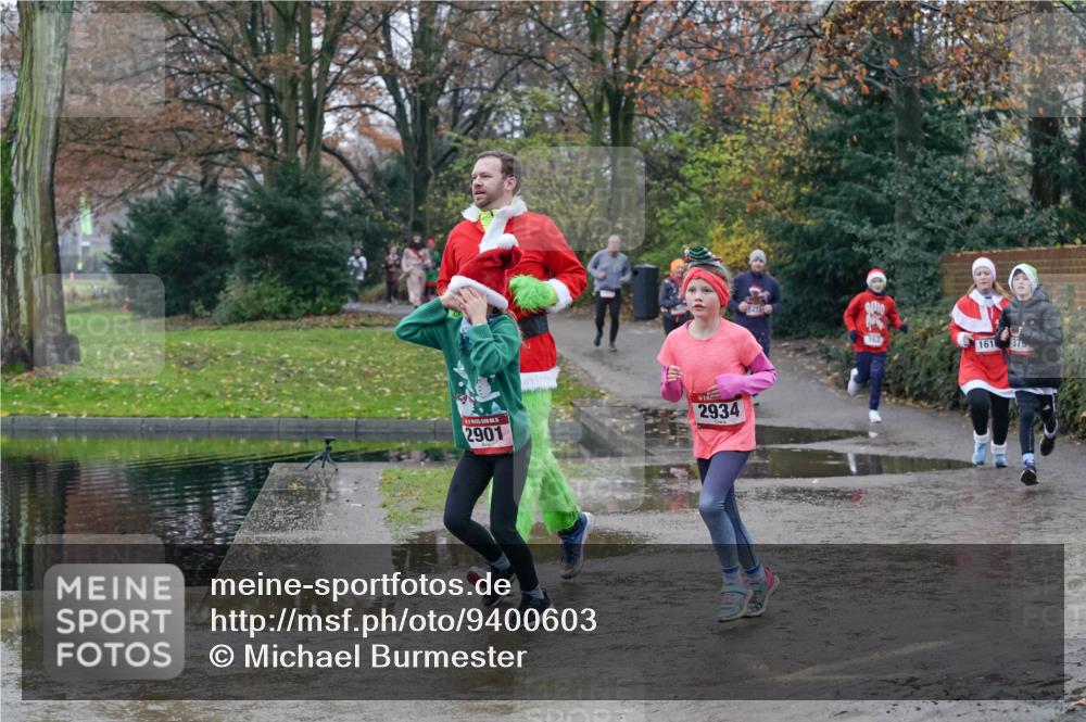 07.12.2025 - St. Pauli X-Mass-Run No. 15 Michael Burmester http://msf.ph/oto/9400603 07.12.2025 10:23:02 Laufen 2901, 2934, 162, 161 meine-sportfotos.de