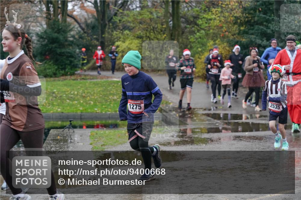 07.12.2025 - St. Pauli X-Mass-Run No. 15 Michael Burmester http://msf.ph/oto/9400668 07.12.2025 10:23:23 Laufen 155, 15, 1275, 433, 2535, 47 meine-sportfotos.de
