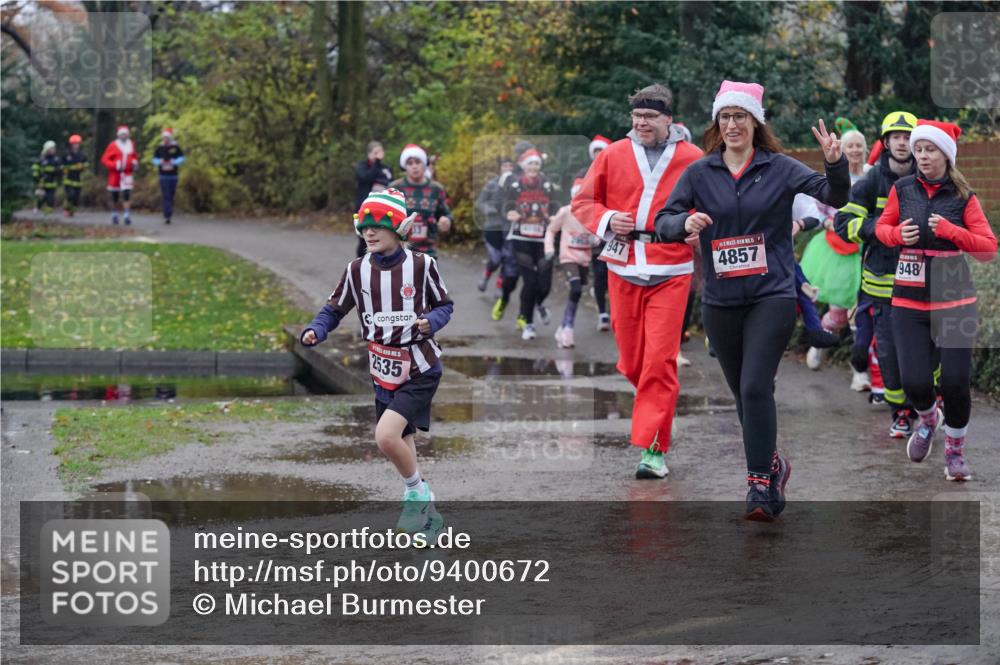 07.12.2025 - St. Pauli X-Mass-Run No. 15 Michael Burmester http://msf.ph/oto/9400672 07.12.2025 10:23:24 Laufen 2535, 947, 4857, 948 meine-sportfotos.de