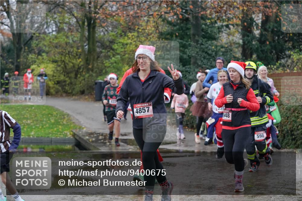 07.12.2025 - St. Pauli X-Mass-Run No. 15 Michael Burmester http://msf.ph/oto/9400675 07.12.2025 10:23:25 Laufen 633, 157, 4857, 948, 598 meine-sportfotos.de