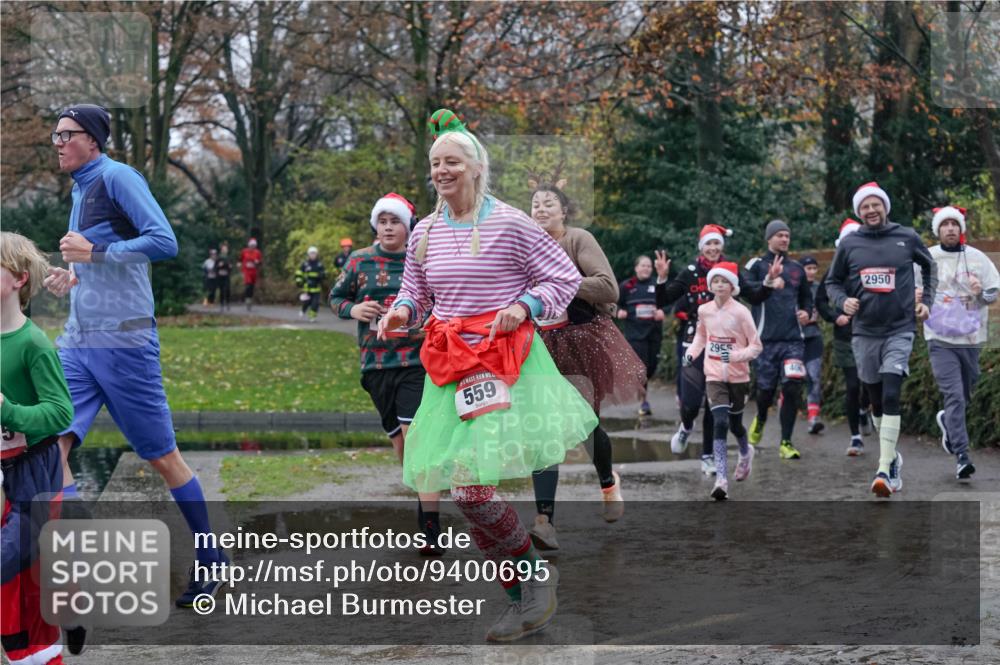 07.12.2025 - St. Pauli X-Mass-Run No. 15 Michael Burmester http://msf.ph/oto/9400695 07.12.2025 10:23:28 Laufen 559, 2955, 40, 2950 meine-sportfotos.de