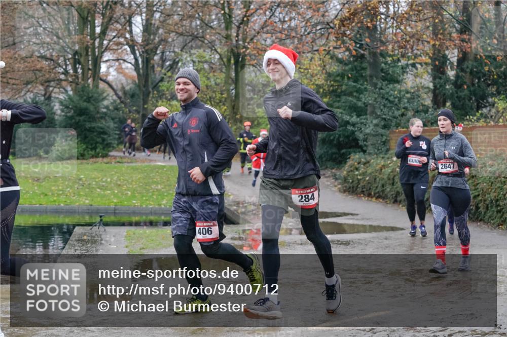 07.12.2025 - St. Pauli X-Mass-Run No. 15 Michael Burmester http://msf.ph/oto/9400712 07.12.2025 10:23:32 Laufen 15, 406, 284, 2647 meine-sportfotos.de