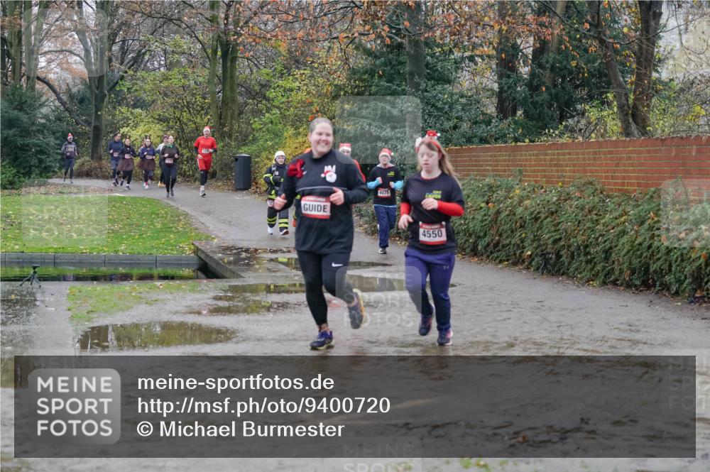 07.12.2025 - St. Pauli X-Mass-Run No. 15 Michael Burmester http://msf.ph/oto/9400720 07.12.2025 10:23:34 Laufen 1372, 4075, 4550 meine-sportfotos.de
