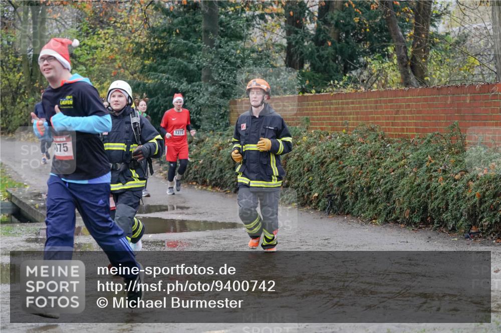 07.12.2025 - St. Pauli X-Mass-Run No. 15 Michael Burmester http://msf.ph/oto/9400742 07.12.2025 10:23:40 Laufen 075, 1372 meine-sportfotos.de