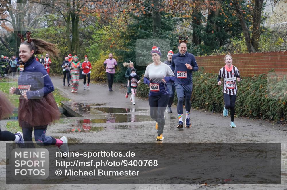 07.12.2025 - St. Pauli X-Mass-Run No. 15 Michael Burmester http://msf.ph/oto/9400768 07.12.2025 10:23:48 Laufen 2327, 2762, 4860, 2012, 2013 meine-sportfotos.de