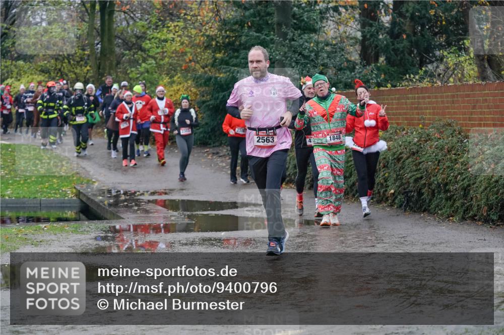 07.12.2025 - St. Pauli X-Mass-Run No. 15 Michael Burmester http://msf.ph/oto/9400796 07.12.2025 10:23:54 Laufen 2303, 2563, 1848 meine-sportfotos.de