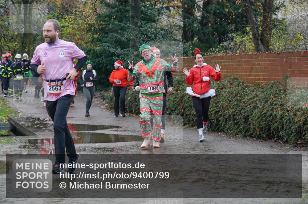 07.12.2025 - St. Pauli X-Mass-Run No. 15 Michael Burmester http://msf.ph/oto/9400799 07.12.2025 10:23:55 Laufen 2563, 2303, 1848 meine-sportfotos.de