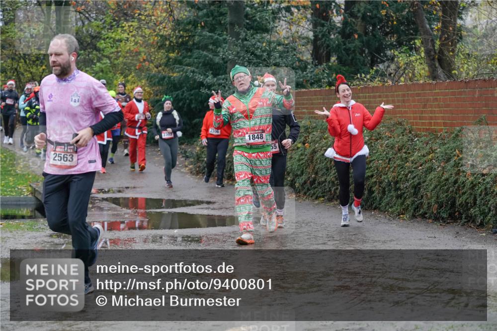 07.12.2025 - St. Pauli X-Mass-Run No. 15 Michael Burmester http://msf.ph/oto/9400801 07.12.2025 10:23:55 Laufen 2563, 2303, 2306, 1848, 55 meine-sportfotos.de