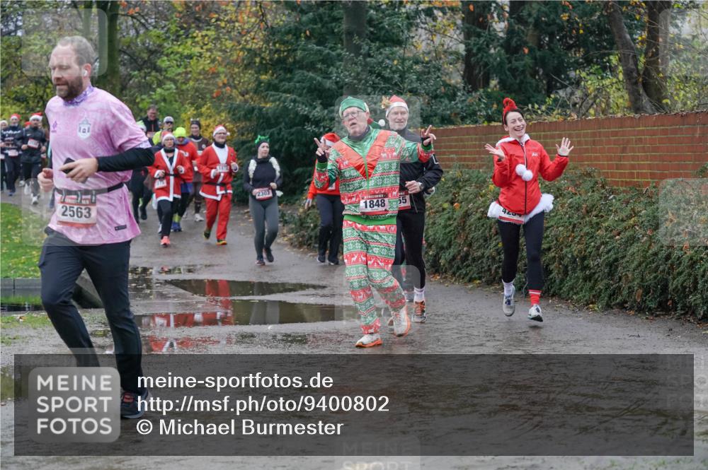 07.12.2025 - St. Pauli X-Mass-Run No. 15 Michael Burmester http://msf.ph/oto/9400802 07.12.2025 10:23:55 Laufen 2563, 1175, 1872, 2303, 1848, 55, 420 meine-sportfotos.de