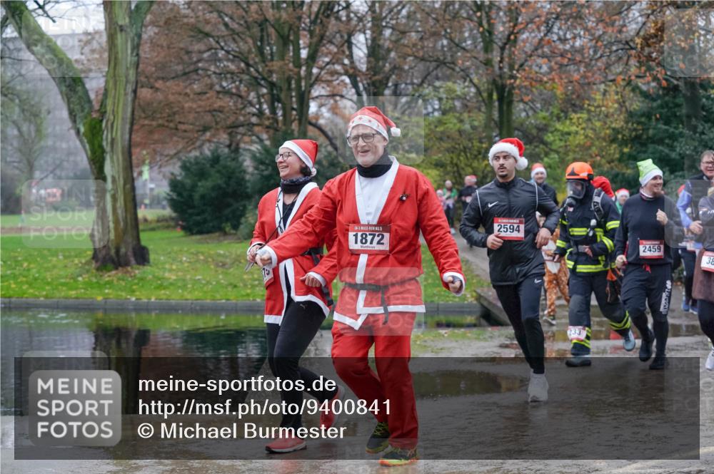 07.12.2025 - St. Pauli X-Mass-Run No. 15 Michael Burmester http://msf.ph/oto/9400841 07.12.2025 10:24:04 Laufen 15, 15, 1872, 2594, 2459, 38, 233 meine-sportfotos.de
