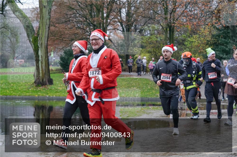 07.12.2025 - St. Pauli X-Mass-Run No. 15 Michael Burmester http://msf.ph/oto/9400843 07.12.2025 10:24:04 Laufen 1872, 2594, 2459, 38 meine-sportfotos.de