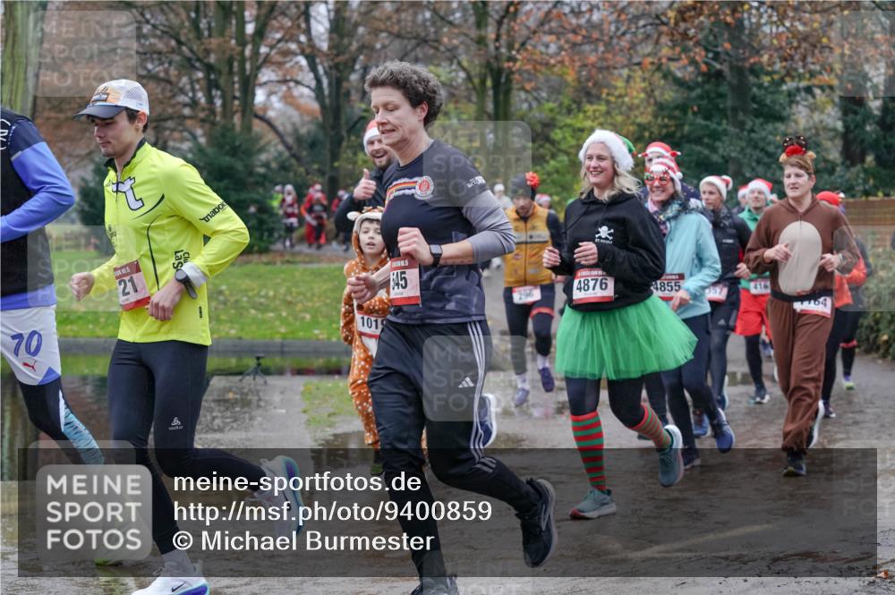 07.12.2025 - St. Pauli X-Mass-Run No. 15 Michael Burmester http://msf.ph/oto/9400859 07.12.2025 10:24:08 Laufen 70, 15, 21, 101, 5, 645, 296, 4876, 4855, 357, 416 meine-sportfotos.de