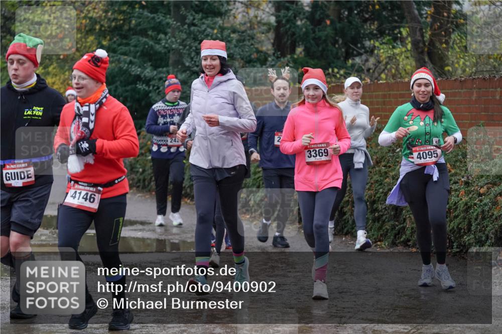 07.12.2025 - St. Pauli X-Mass-Run No. 15 Michael Burmester http://msf.ph/oto/9400902 07.12.2025 10:24:17 Laufen 5, 4146, 268, 242, 25, 3369, 4095 meine-sportfotos.de