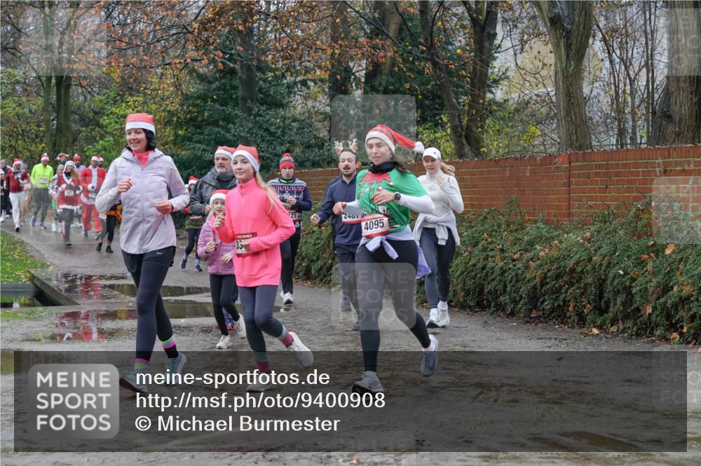 07.12.2025 - St. Pauli X-Mass-Run No. 15 Michael Burmester http://msf.ph/oto/9400908 07.12.2025 10:24:18 Laufen 21, 240, 4095 meine-sportfotos.de