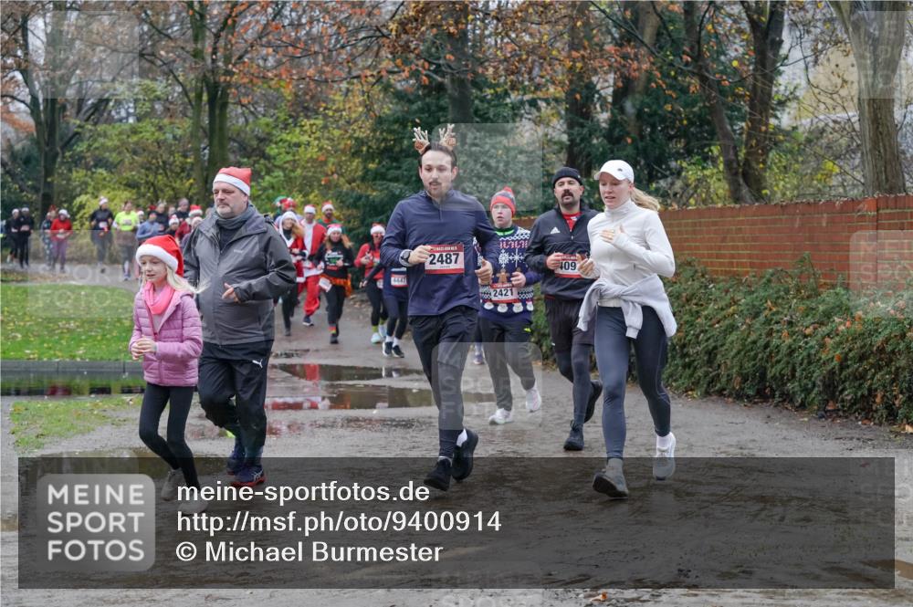 07.12.2025 - St. Pauli X-Mass-Run No. 15 Michael Burmester http://msf.ph/oto/9400914 07.12.2025 10:24:20 Laufen 4447, 2487, 2421, 00000, 409 meine-sportfotos.de
