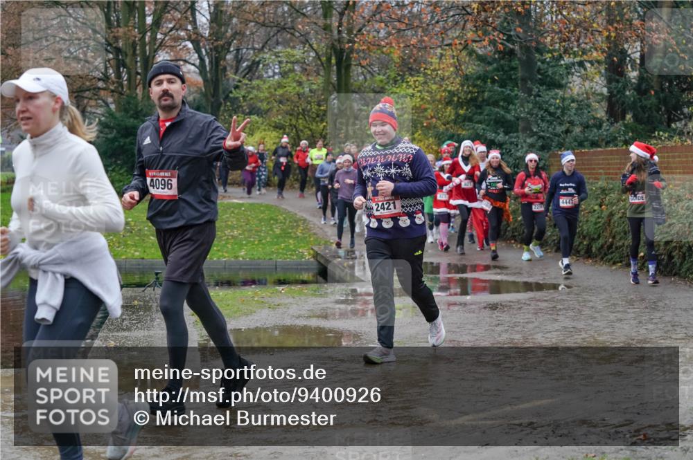 07.12.2025 - St. Pauli X-Mass-Run No. 15 Michael Burmester http://msf.ph/oto/9400926 07.12.2025 10:24:22 Laufen 4096, 423, 2421, 4447, 229 meine-sportfotos.de