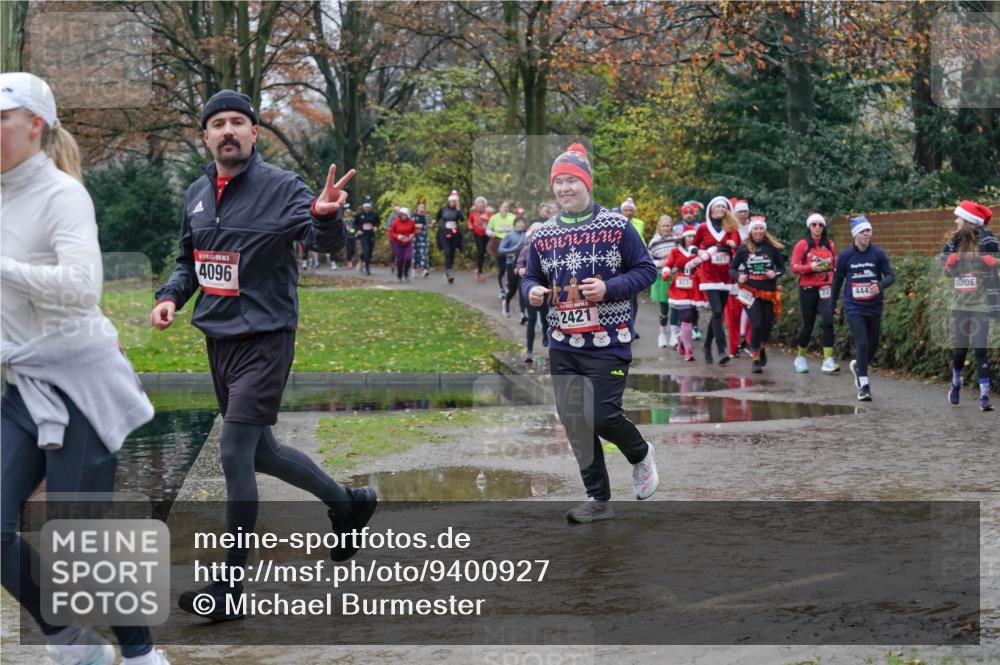 07.12.2025 - St. Pauli X-Mass-Run No. 15 Michael Burmester http://msf.ph/oto/9400927 07.12.2025 10:24:22 Laufen 4096, 2421, 444 meine-sportfotos.de