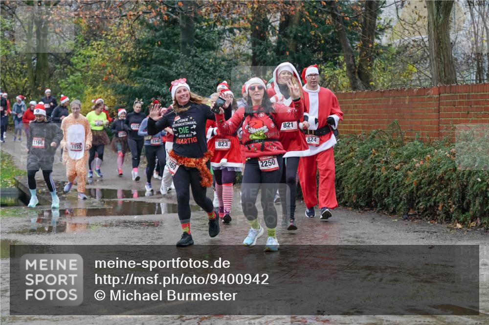 07.12.2025 - St. Pauli X-Mass-Run No. 15 Michael Burmester http://msf.ph/oto/9400942 07.12.2025 10:24:27 Laufen 0, 1166, 1155, 2401, 2582, 1546, 823, 460, 821, 824, 2250 meine-sportfotos.de