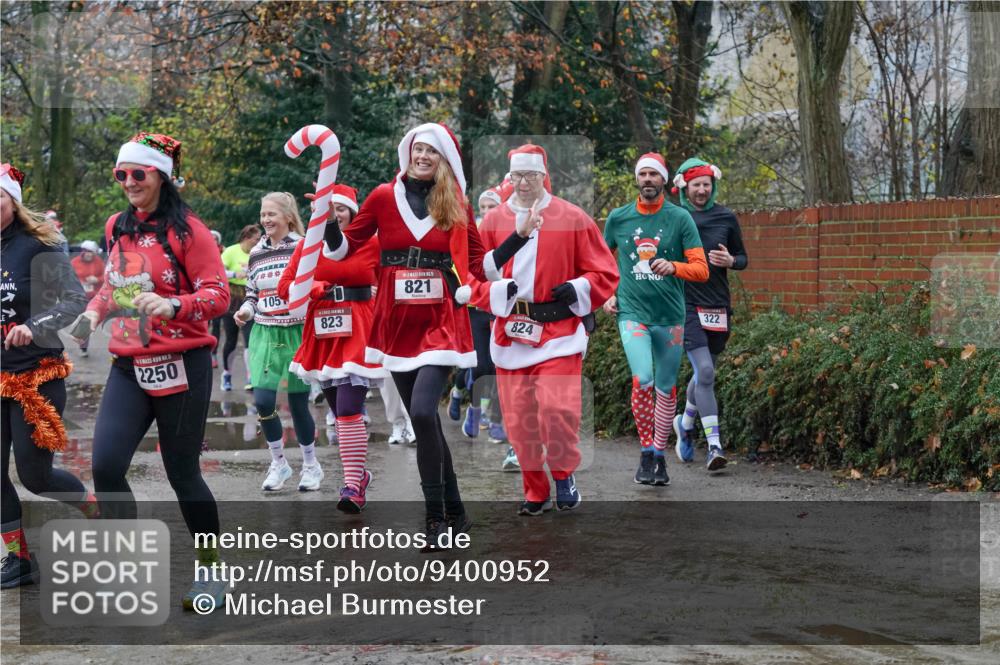 07.12.2025 - St. Pauli X-Mass-Run No. 15 Michael Burmester http://msf.ph/oto/9400952 07.12.2025 10:24:29 Laufen 5, 2250, 105, 823, 821, 824, 322 meine-sportfotos.de