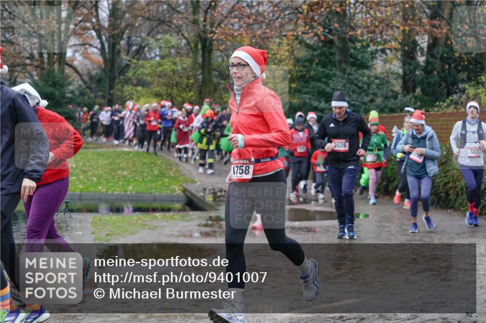 07.12.2025 - St. Pauli X-Mass-Run No. 15 Michael Burmester http://msf.ph/oto/9401007 07.12.2025 10:24:40 Laufen 15, 1758, 3026, 563 meine-sportfotos.de