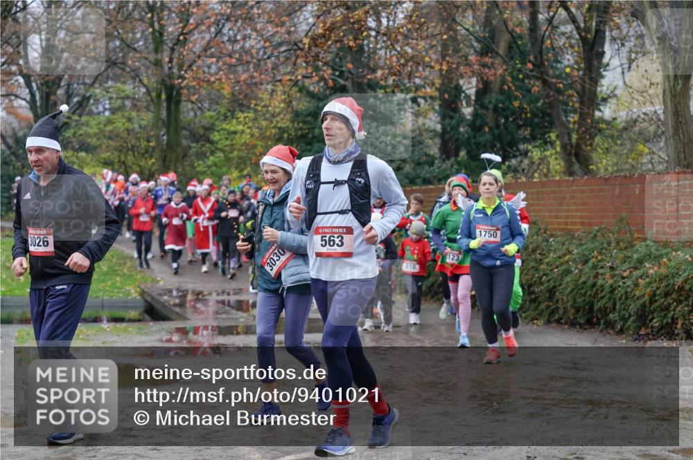 07.12.2025 - St. Pauli X-Mass-Run No. 15 Michael Burmester http://msf.ph/oto/9401021 07.12.2025 10:24:43 Laufen 3026, 3030, 15, 563, 510, 123, 1750 meine-sportfotos.de