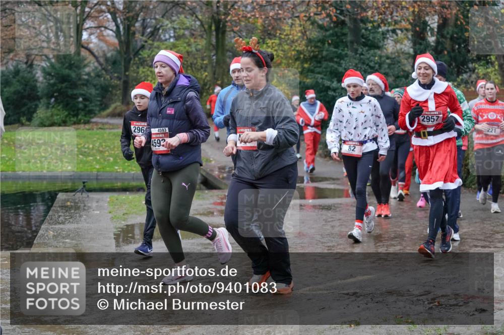 07.12.2025 - St. Pauli X-Mass-Run No. 15 Michael Burmester http://msf.ph/oto/9401083 07.12.2025 10:24:58 Laufen 296, 4593, 4592, 82, 2957, 221 meine-sportfotos.de