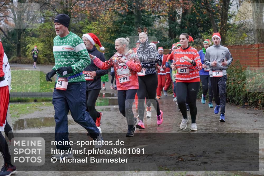07.12.2025 - St. Pauli X-Mass-Run No. 15 Michael Burmester http://msf.ph/oto/9401091 07.12.2025 10:25:00 Laufen 15, 74, 2720, 221, 90, 34, 84, 2761 meine-sportfotos.de