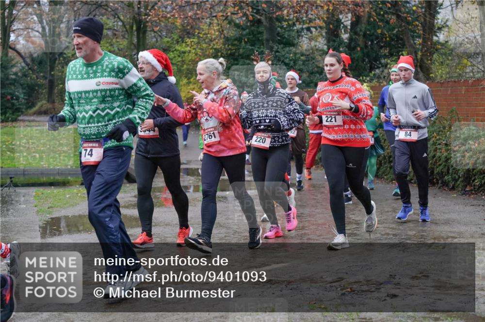 07.12.2025 - St. Pauli X-Mass-Run No. 15 Michael Burmester http://msf.ph/oto/9401093 07.12.2025 10:25:00 Laufen 15, 74, 2761, 220, 221, 84 meine-sportfotos.de