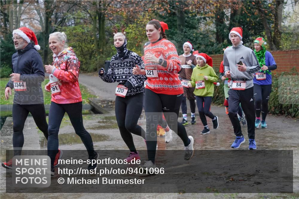 07.12.2025 - St. Pauli X-Mass-Run No. 15 Michael Burmester http://msf.ph/oto/9401096 07.12.2025 10:25:01 Laufen 3344, 61, 220, 221, 299, 506, 84, 908 meine-sportfotos.de