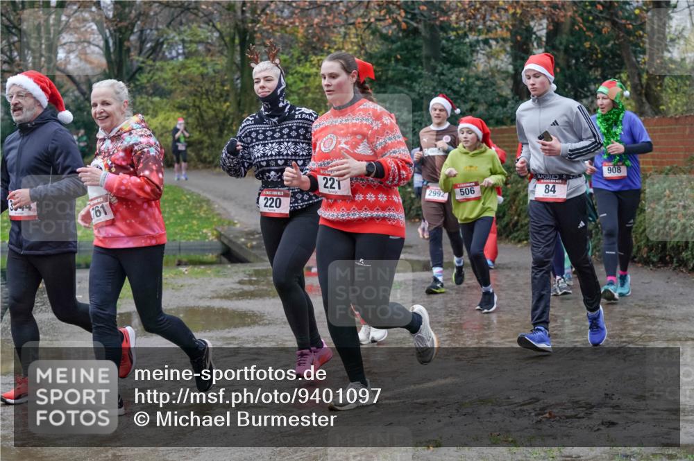 07.12.2025 - St. Pauli X-Mass-Run No. 15 Michael Burmester http://msf.ph/oto/9401097 07.12.2025 10:25:01 Laufen 761, 220, 221, 2992, 908, 506, 84 meine-sportfotos.de