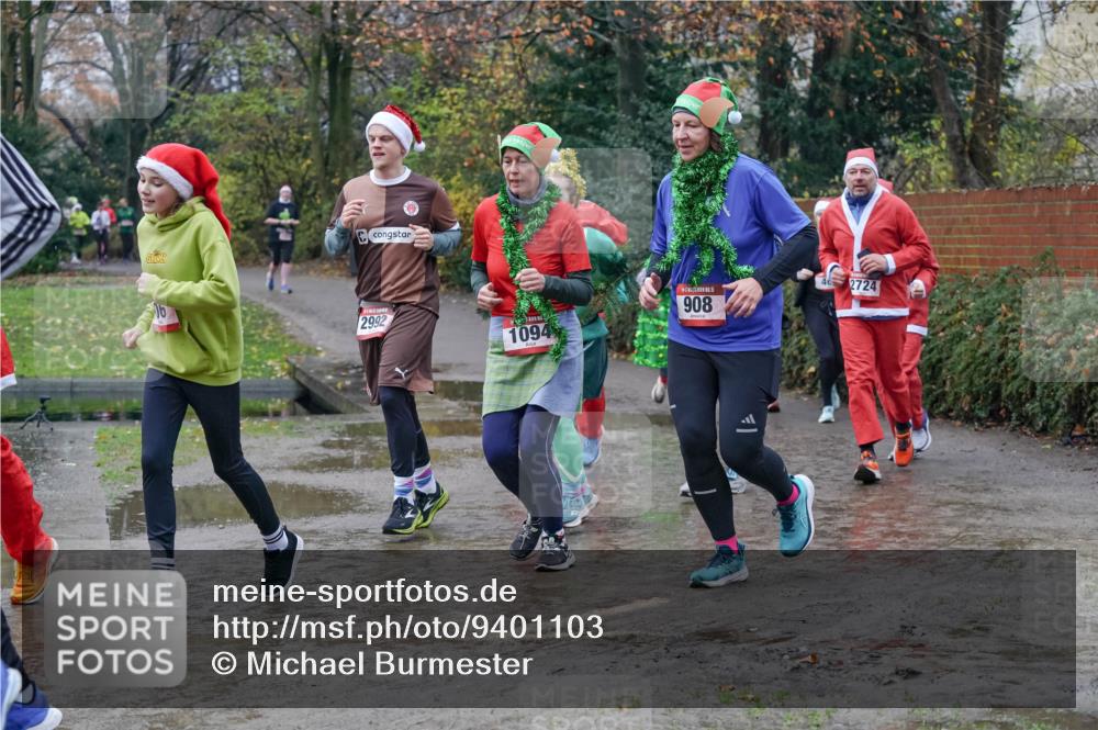 07.12.2025 - St. Pauli X-Mass-Run No. 15 Michael Burmester http://msf.ph/oto/9401103 07.12.2025 10:25:03 Laufen 2992, 1094, 908, 2724 meine-sportfotos.de