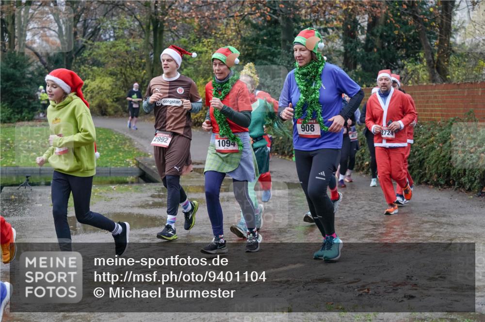 07.12.2025 - St. Pauli X-Mass-Run No. 15 Michael Burmester http://msf.ph/oto/9401104 07.12.2025 10:25:03 Laufen 2992, 1094, 908, 401, 2724 meine-sportfotos.de