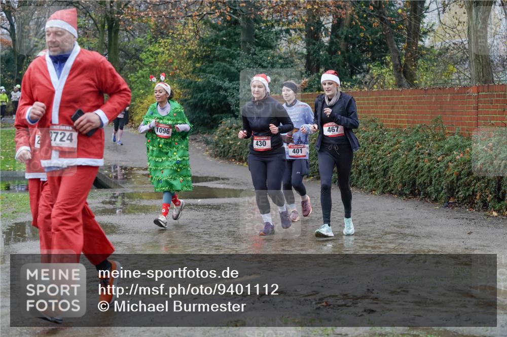 07.12.2025 - St. Pauli X-Mass-Run No. 15 Michael Burmester http://msf.ph/oto/9401112 07.12.2025 10:25:05 Laufen 1096, 72, 2724, 2, 430, 401, 467 meine-sportfotos.de