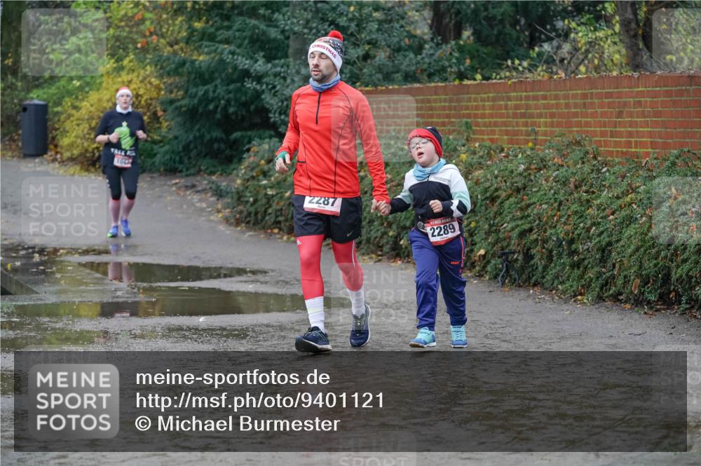 07.12.2025 - St. Pauli X-Mass-Run No. 15 Michael Burmester http://msf.ph/oto/9401121 07.12.2025 10:25:08 Laufen 2287, 2289 meine-sportfotos.de