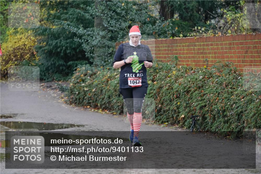 07.12.2025 - St. Pauli X-Mass-Run No. 15 Michael Burmester http://msf.ph/oto/9401133 07.12.2025 10:25:13 Laufen 1047 meine-sportfotos.de