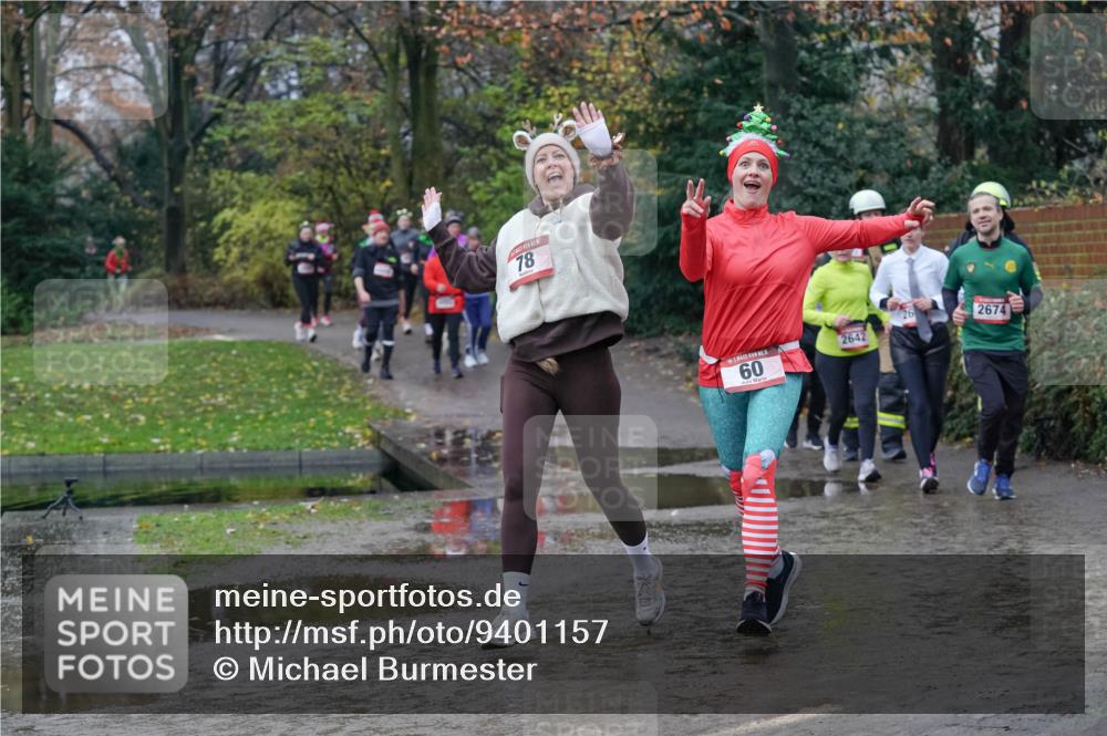 07.12.2025 - St. Pauli X-Mass-Run No. 15 Michael Burmester http://msf.ph/oto/9401157 07.12.2025 10:25:23 Laufen 78, 15, 60, 2642, 2674 meine-sportfotos.de