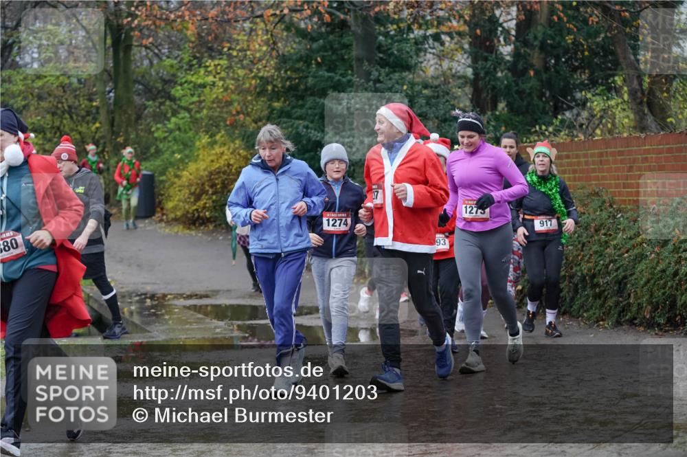 07.12.2025 - St. Pauli X-Mass-Run No. 15 Michael Burmester http://msf.ph/oto/9401203 07.12.2025 10:25:33 Laufen 80, 1274, 93, 1273, 917 meine-sportfotos.de