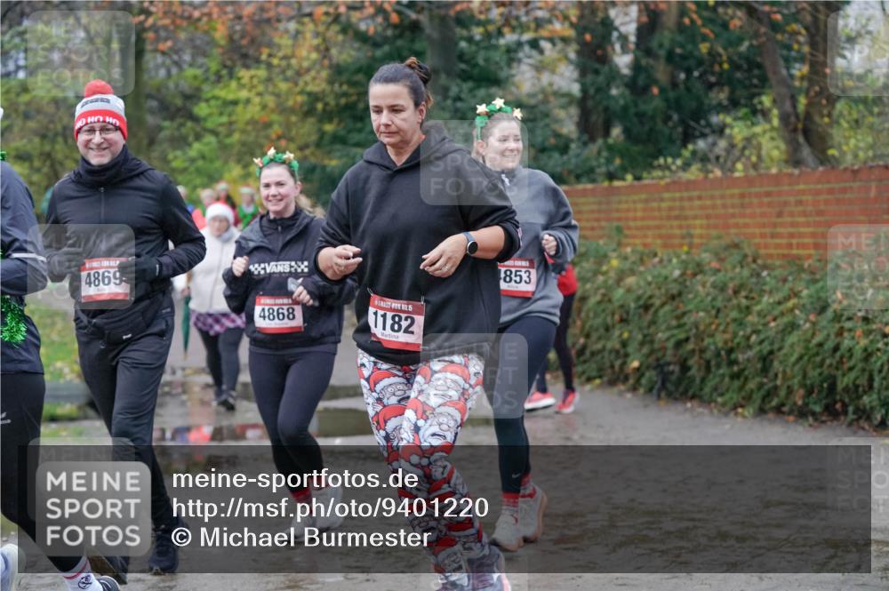 07.12.2025 - St. Pauli X-Mass-Run No. 15 Michael Burmester http://msf.ph/oto/9401220 07.12.2025 10:25:38 Laufen 4869, 4868, 1182, 853 meine-sportfotos.de