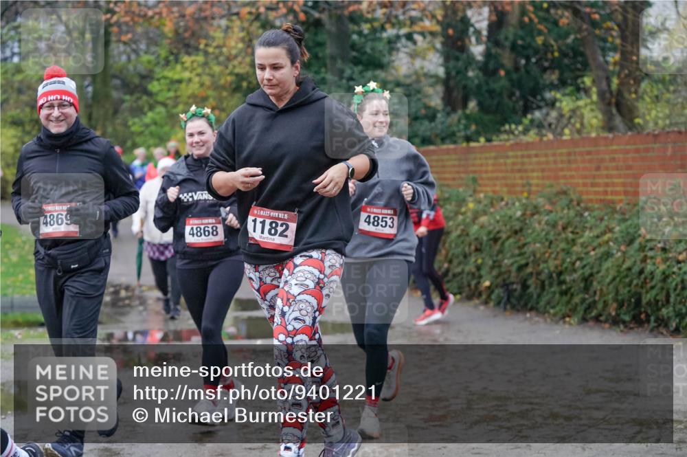 07.12.2025 - St. Pauli X-Mass-Run No. 15 Michael Burmester http://msf.ph/oto/9401221 07.12.2025 10:25:38 Laufen 4869, 4868, 15, 1182, 4853 meine-sportfotos.de
