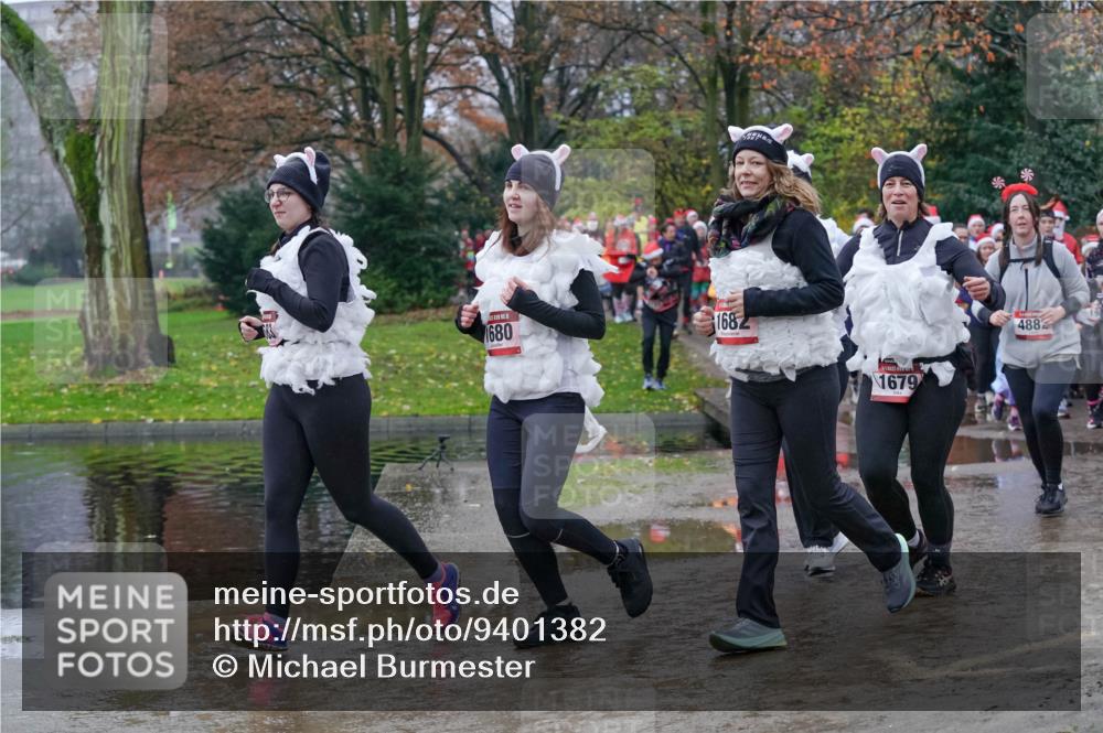 07.12.2025 - St. Pauli X-Mass-Run No. 15 Michael Burmester http://msf.ph/oto/9401382 07.12.2025 10:26:17 Laufen 1680, 168, 1679, 488 meine-sportfotos.de