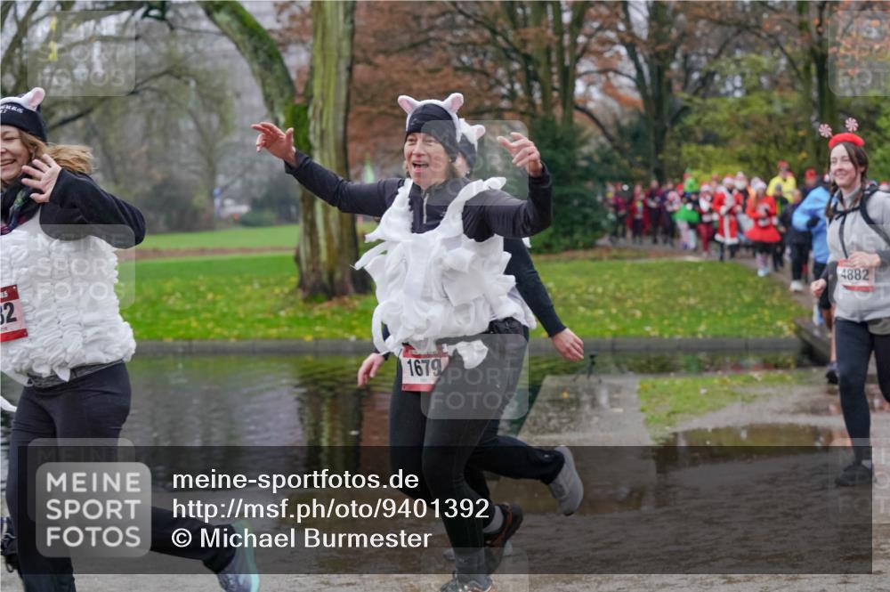07.12.2025 - St. Pauli X-Mass-Run No. 15 Michael Burmester http://msf.ph/oto/9401392 07.12.2025 10:26:18 Laufen 15, 32, 1679, 4882 meine-sportfotos.de