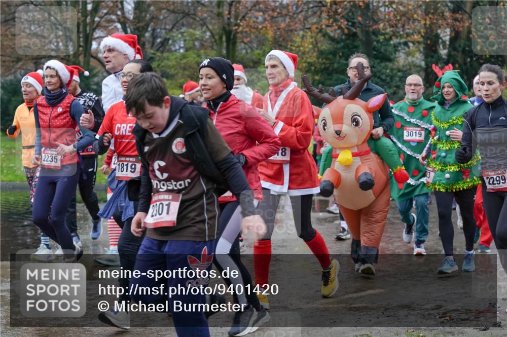07.12.2025 - St. Pauli X-Mass-Run No. 15 Michael Burmester http://msf.ph/oto/9401420 07.12.2025 10:26:25 Laufen 2235, 15, 1819, 2301, 8, 3019, 2299 meine-sportfotos.de