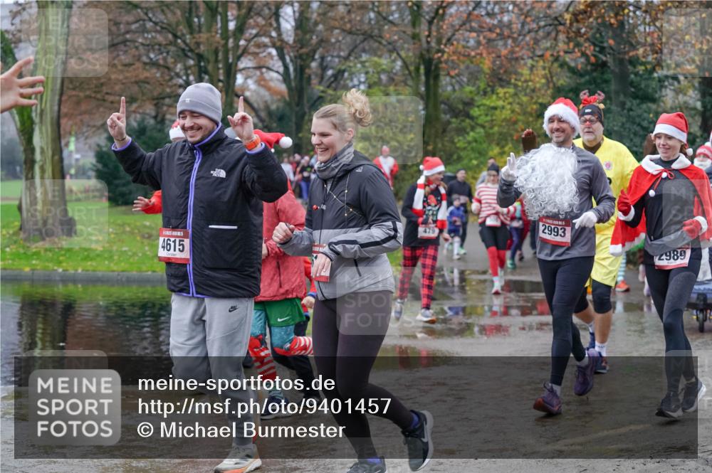 07.12.2025 - St. Pauli X-Mass-Run No. 15 Michael Burmester http://msf.ph/oto/9401457 07.12.2025 10:26:33 Laufen 4615, 479, 2993, 2989 meine-sportfotos.de