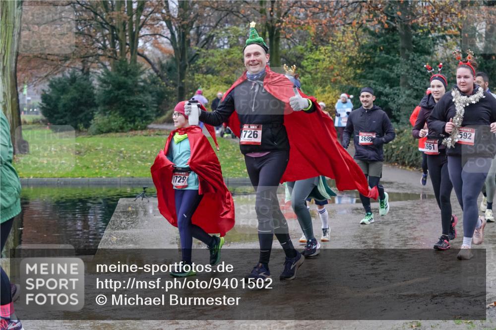 07.12.2025 - St. Pauli X-Mass-Run No. 15 Michael Burmester http://msf.ph/oto/9401502 07.12.2025 10:26:43 Laufen 1729, 1726, 268, 2661, 592 meine-sportfotos.de