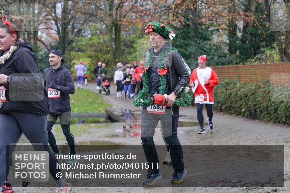 07.12.2025 - St. Pauli X-Mass-Run No. 15 Michael Burmester http://msf.ph/oto/9401511 07.12.2025 10:26:45 Laufen 2683, 2, 1663, 2575 meine-sportfotos.de