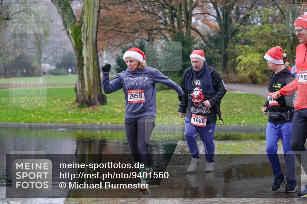 07.12.2025 - St. Pauli X-Mass-Run No. 15 Michael Burmester http://msf.ph/oto/9401560 07.12.2025 10:26:58 Laufen 15, 2959, 1689 meine-sportfotos.de